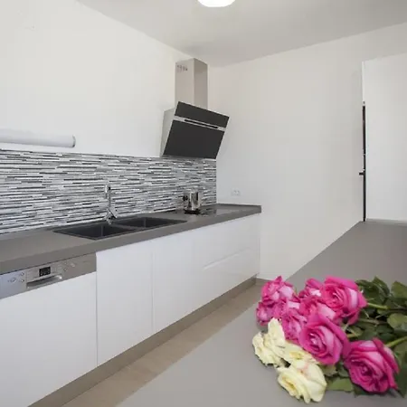Apartment Netflix The Weekend Away Movie Penthouse In