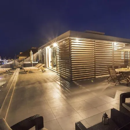 Netflix The Weekend Away Movie Penthouse In *